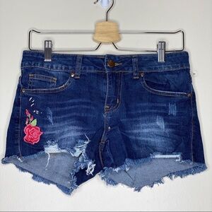 VIP ROSE EMBROIDERED SHORTS SIZE 3/4
